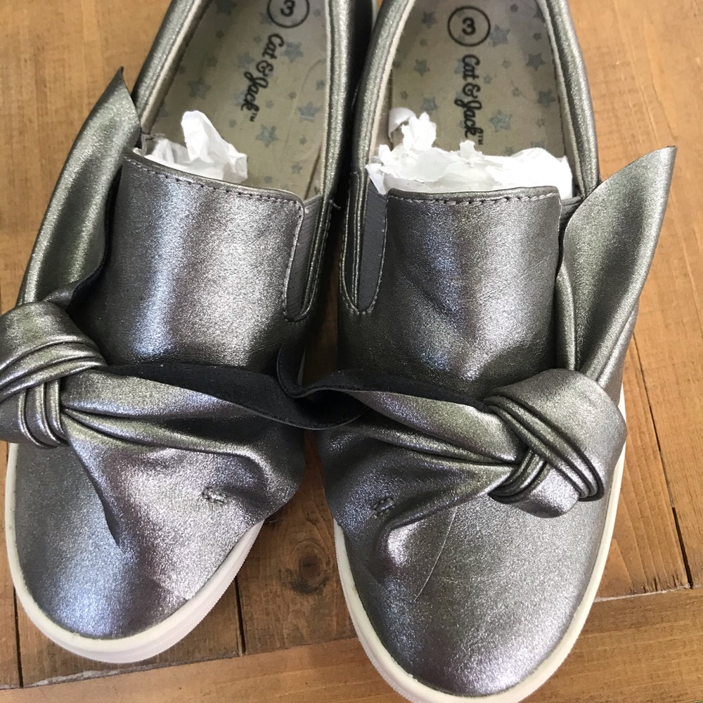 Cat & Jack Girls Silver Slip On Sneakers New Sz 3